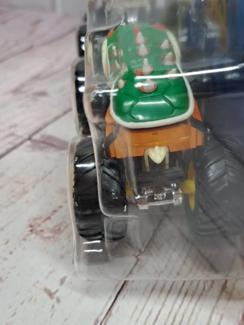 Hot Wheels Monster Trucks Donkey Kong Vs Bowser, Super‎ Mario Demolition Doubles
